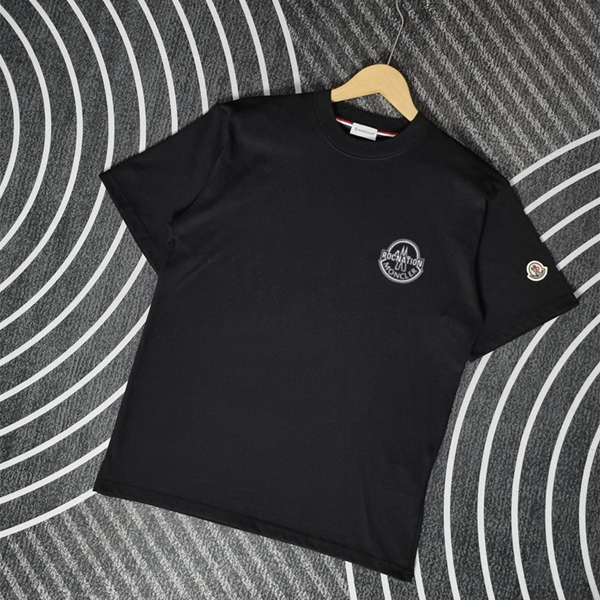 モンクレールTシャツ正面デザイン